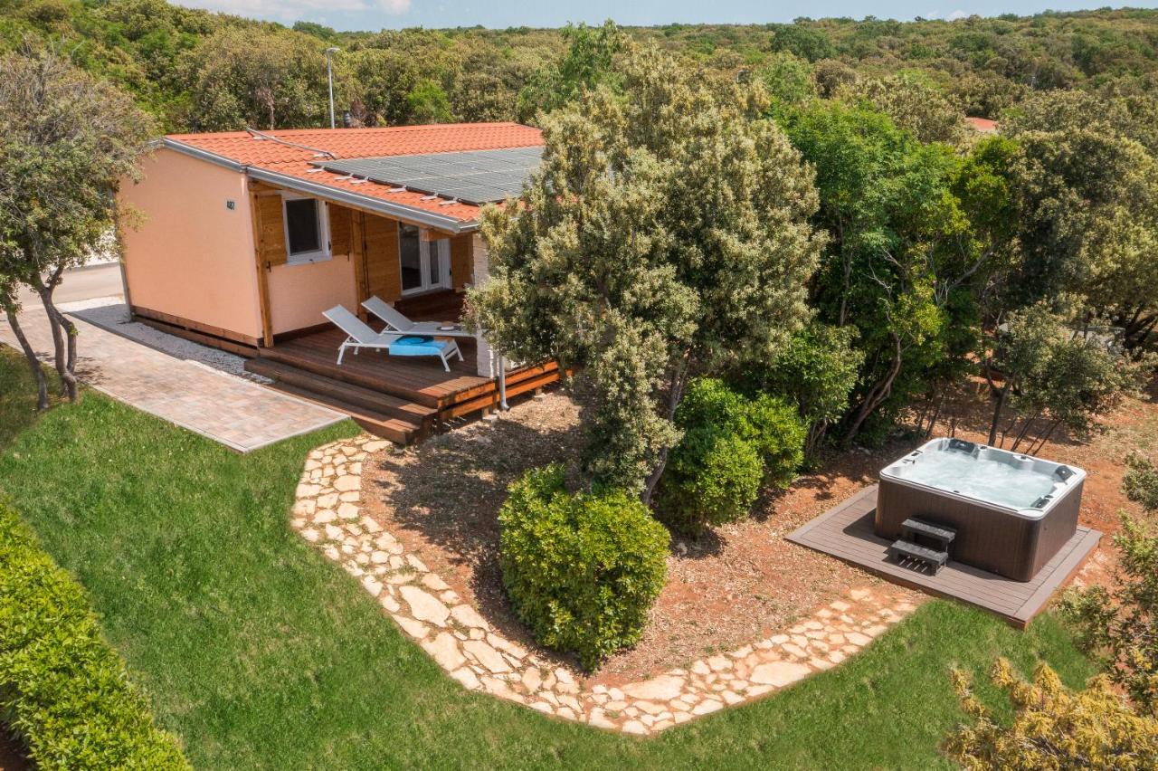 Camping Homes Mon Perin Bale Esterno foto